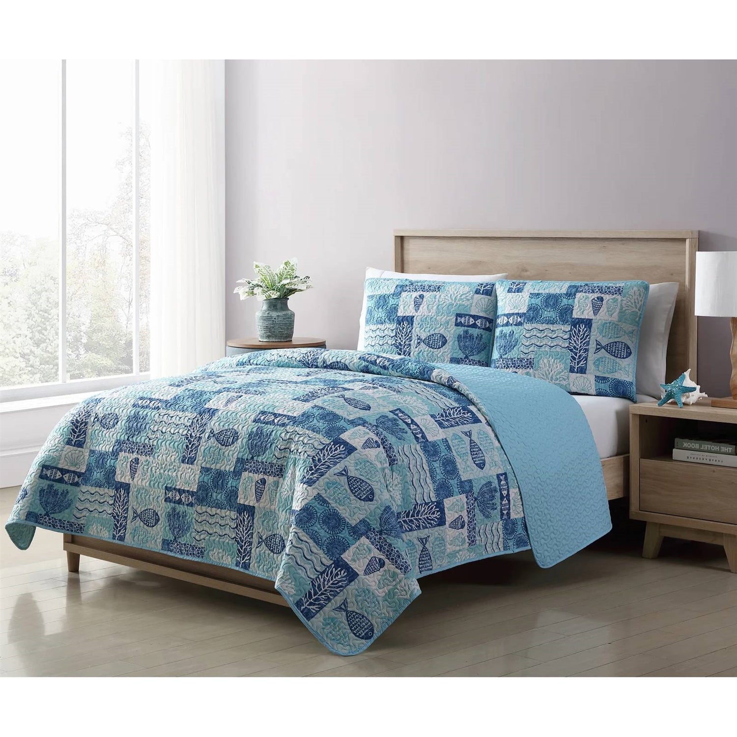 Full/Queen Aqua Blue Cream Beach Sea Shells Coral Fish Coastal 3-Piece Quilt Set LuxuryLifeWay Online Store