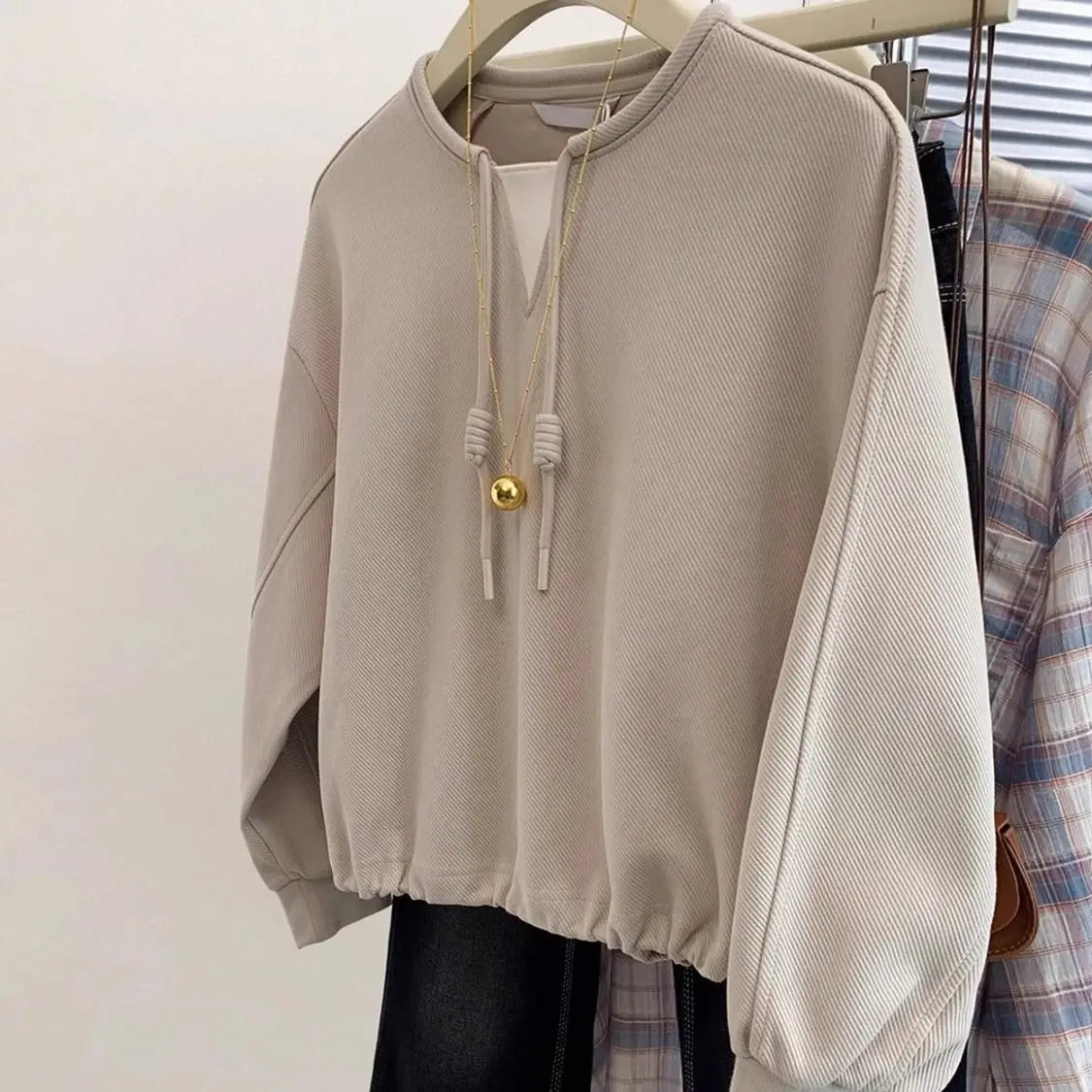 Large size fake two-piece hatless short sweatshirt for women in early autumn 2025 new loose and chic slim long-sleeved top LadyShow.Store