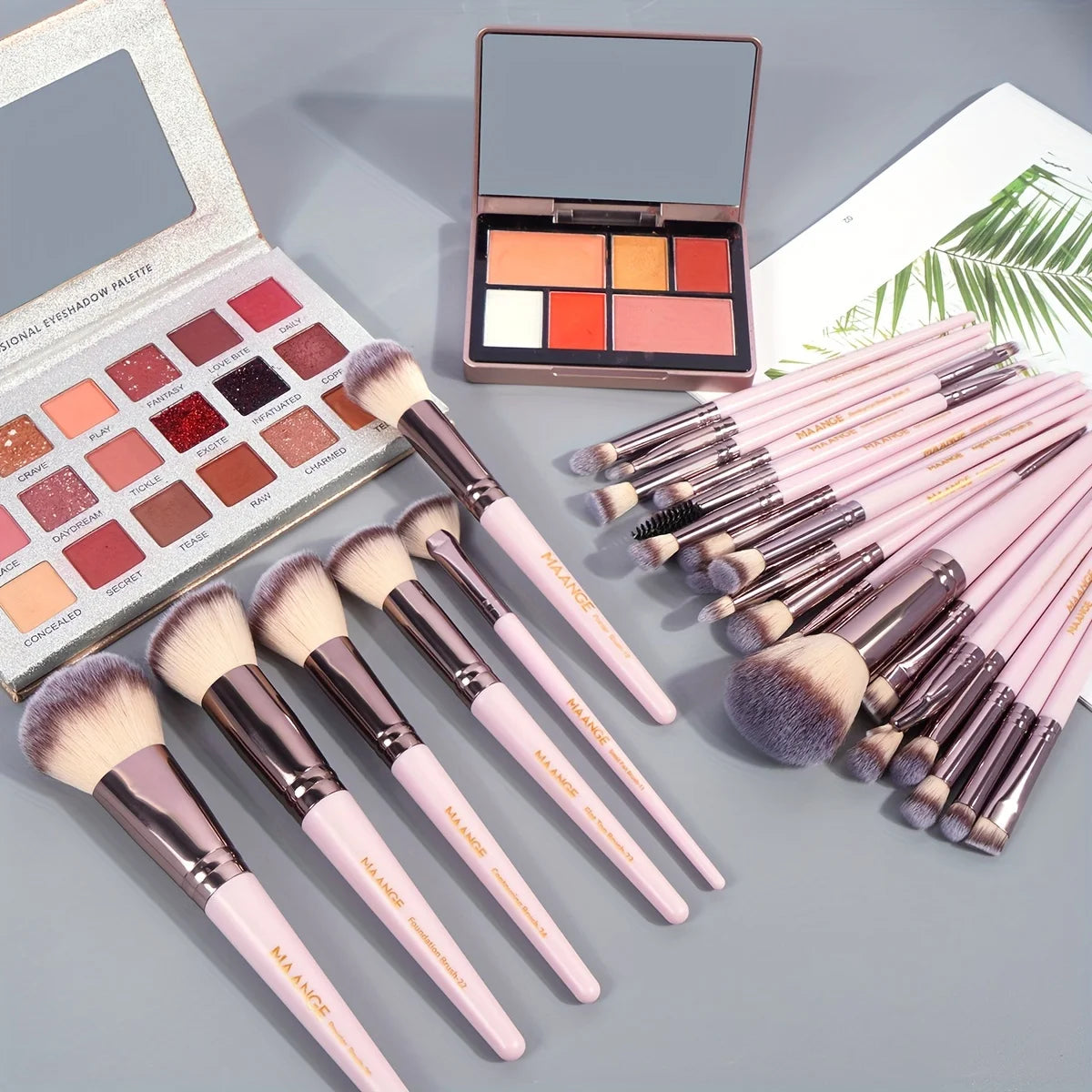 MAANGE 30pcs Professional Makeup Brush Set Foundation Concealers Eye Shadows Powder Blush Blending Brushes Beauty Tools with Bag Pi-Mart