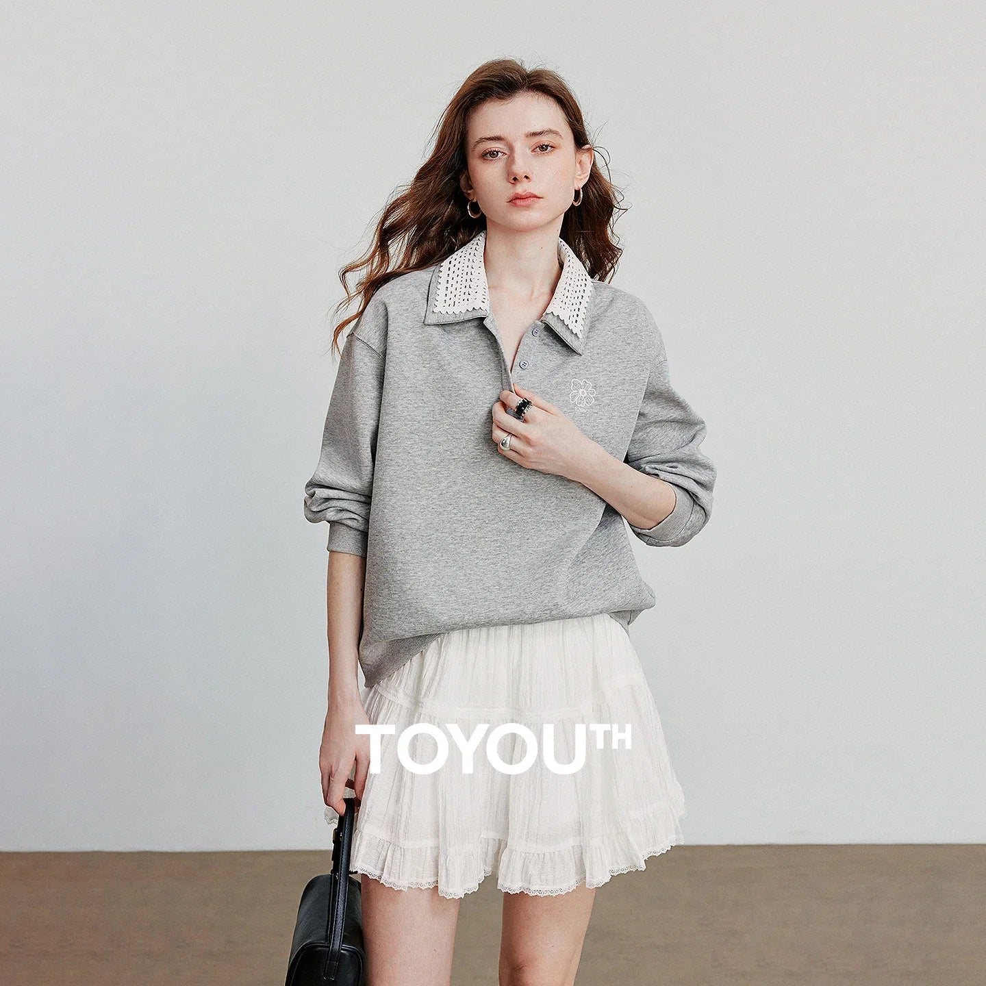 TOYOUTH Women Sweatshirt 2025 Autumn New Green Velvet Embroidery Contrasting Color Splicing Double Layer Collar Pullover Hoodies LadyShow.Store