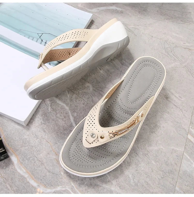 2023 Women's Slippers Summer New Fashion Metal Button Slides Shoes Wedge Beach Sandals Women Outside Platform Leisure Flip Flops Pi-Mart
