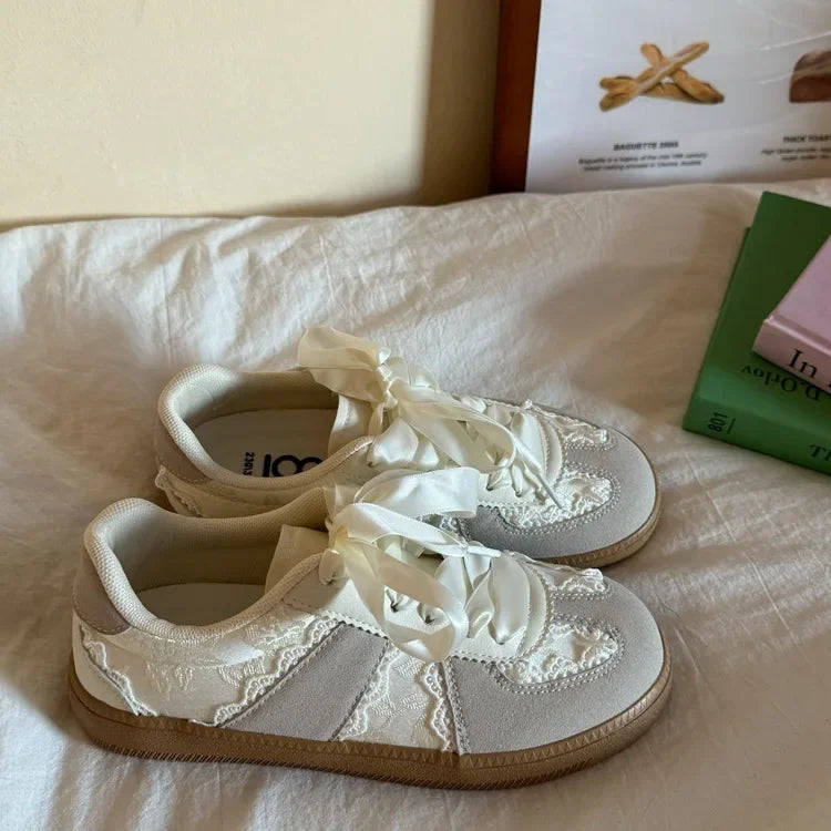 Women's Sneakers Luxury Brand Casual Shoes Light Comfortable Walking Shoes for Women Lace Up Flats Fashion Designer Ladies Shoes LadyShow.Store
