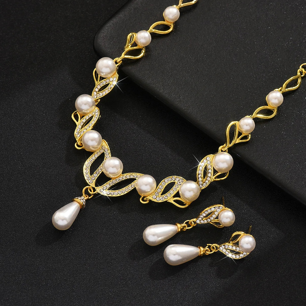 Ladies' Fashionable Design, Imitation Pearl Necklace, Earrings, Jewelry Set Suitable for Weddings, Gatherings, Holidays, Gifts Pi-Mart