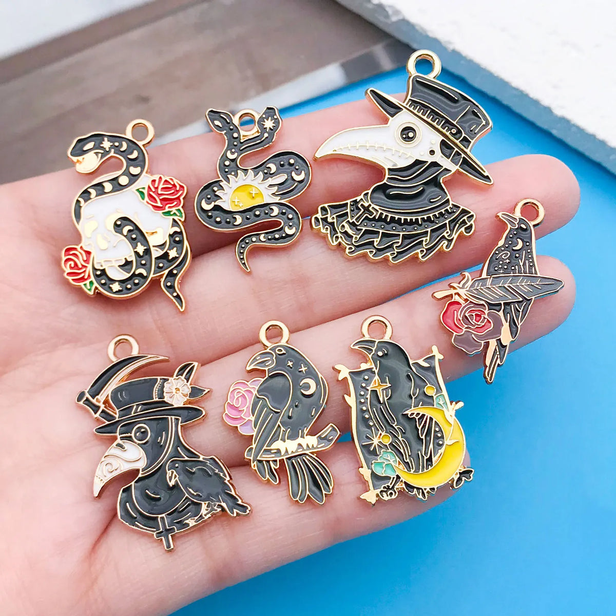 Mix 10/20 pcs of Alloy Enamel Halloween Charms Pendants, Suitable for DIY Necklace, Earring, Keychain Jewelry Making Accessory. Pi-Mart