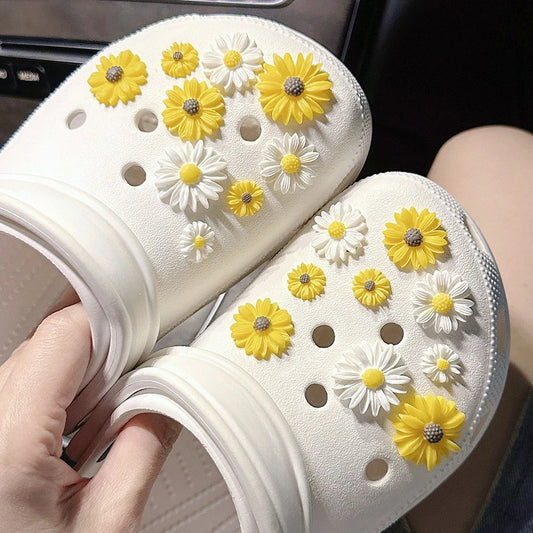 18Pcs Fashion Shoe Charms for Sandals Clogs DIY Accessories Set Summer Cute Daisy Colorful Flowers Shoes Decoration for Women Pi-Mart