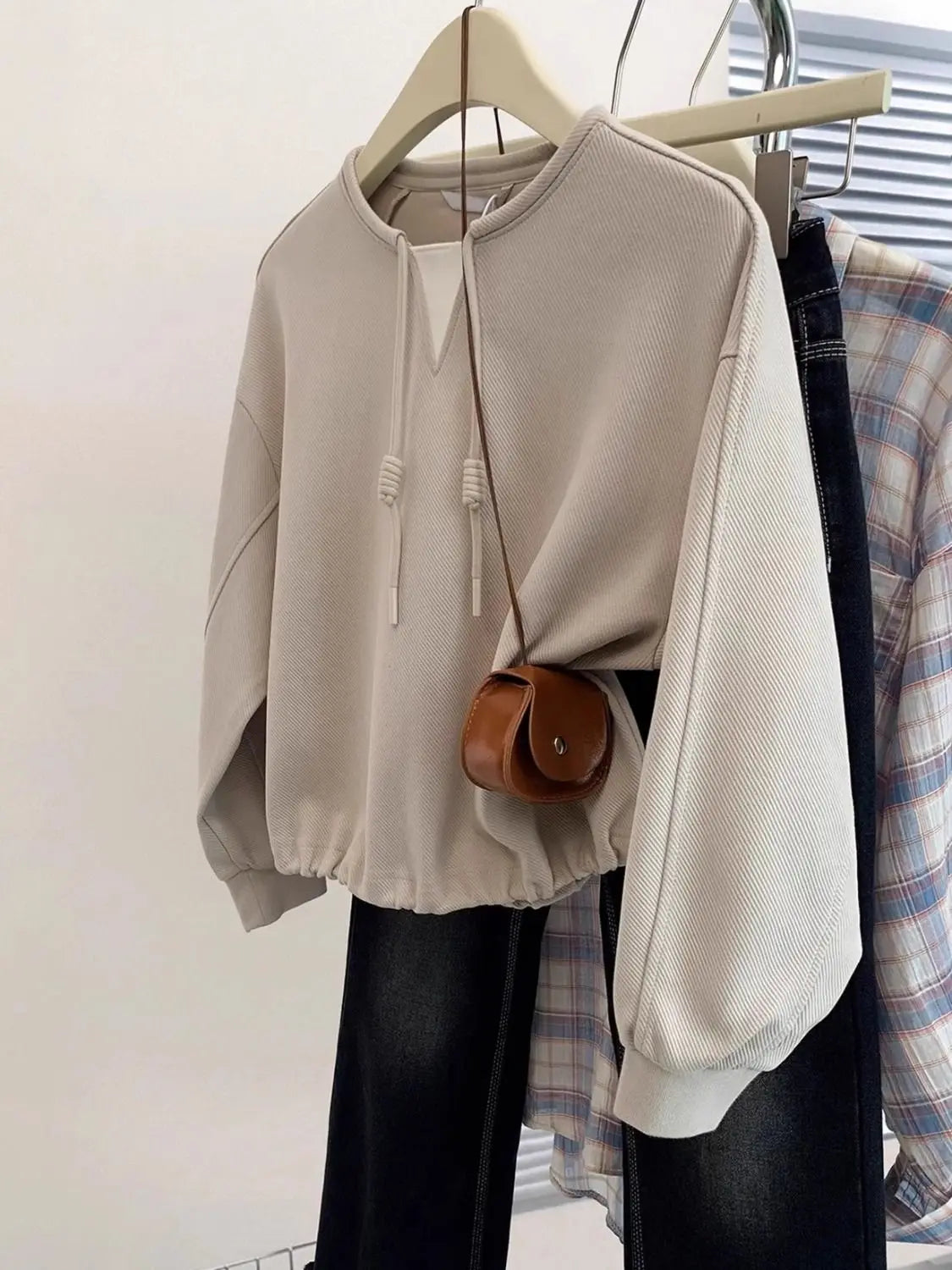 Large size fake two-piece hatless short sweatshirt for women in early autumn 2025 new loose and chic slim long-sleeved top LadyShow.Store