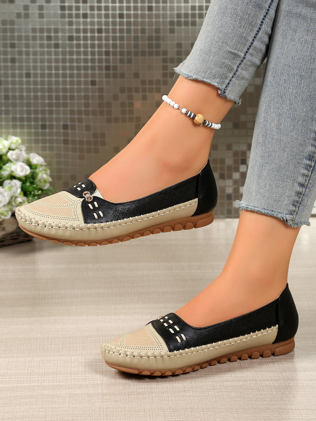 goreyodoly Women Slip On Loafers Wide Fit Comfortable Flats Lightweight Breathable Colorblock Shoes Chain Detail Durable Rubber Pi-Mart