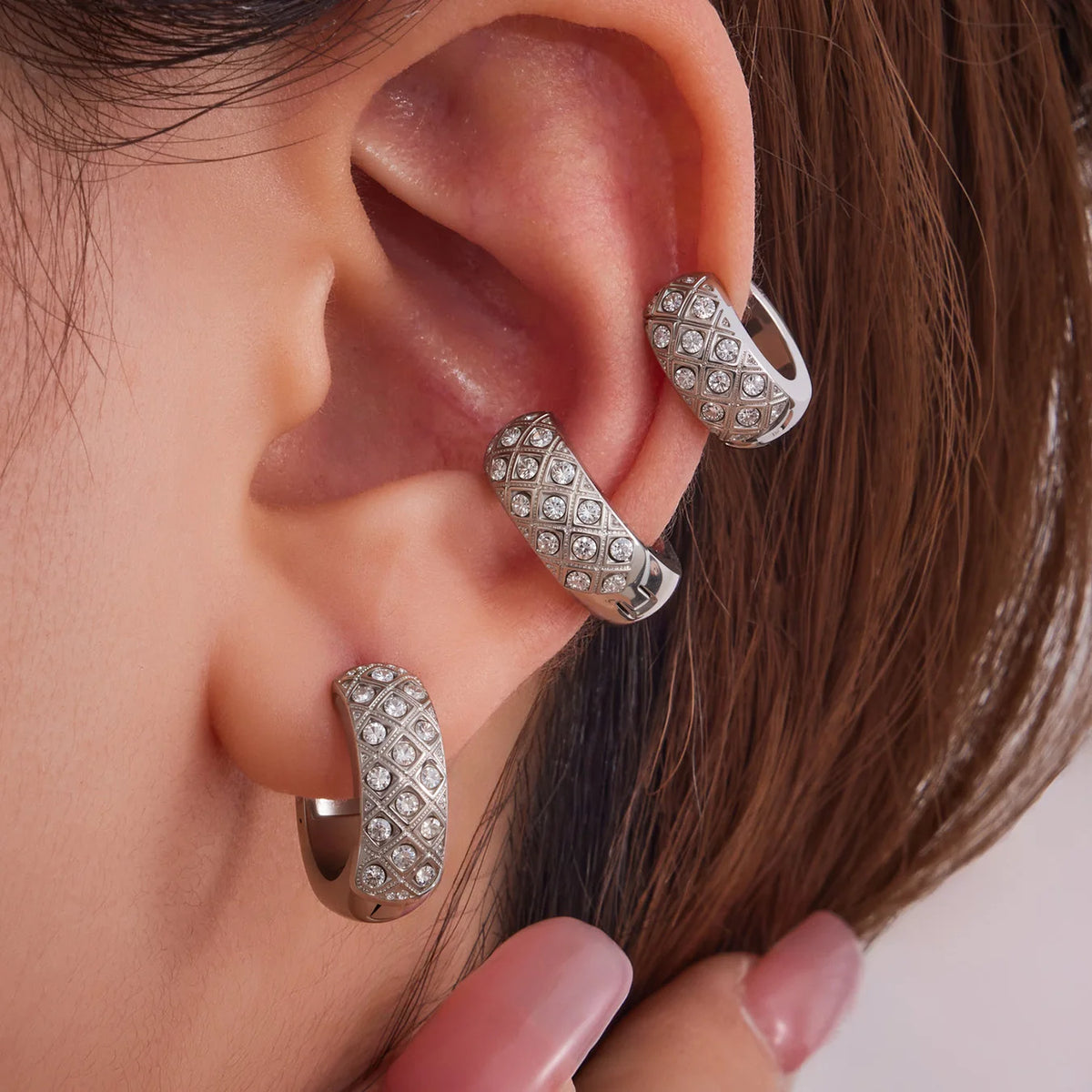 Liora Stainless Steel Zircon Women Hoop Earrings Metal Texture PVD Gold Plated Hypoallergenic Wedding Banquet Earrings Jewelry Pi-Mart