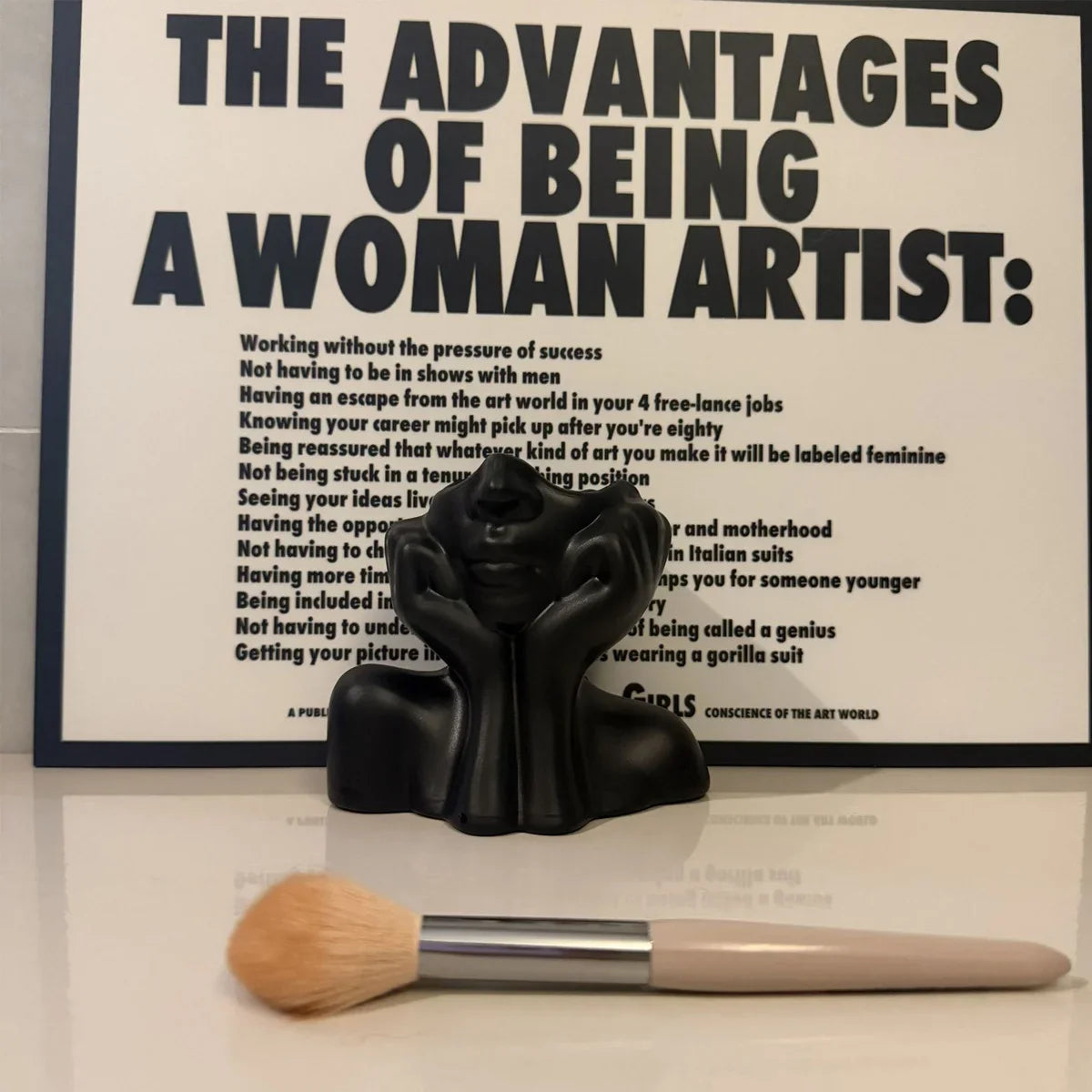Makeup Brush Holder,Human Face Art Desktop Decoration,Vase,Compatible with Makeup,Eyebrow Pencils,Home Organizer,Plastic Material Tri Light Beauty