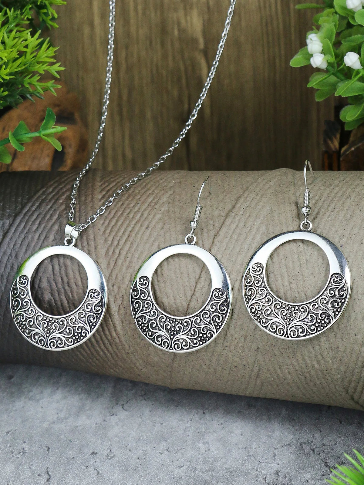 Vintage Ethnic Style Silver Pendant Earrings Necklace Set Round Ring Simple Carved Women's Style Earrings Necklace Combination Pi-Mart