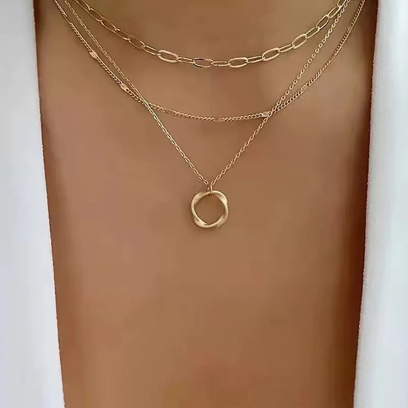 Fashionable cross-border new jewelry design round circle pendant necklace, exaggerated multi-layer versatile necklace. Pi-Mart