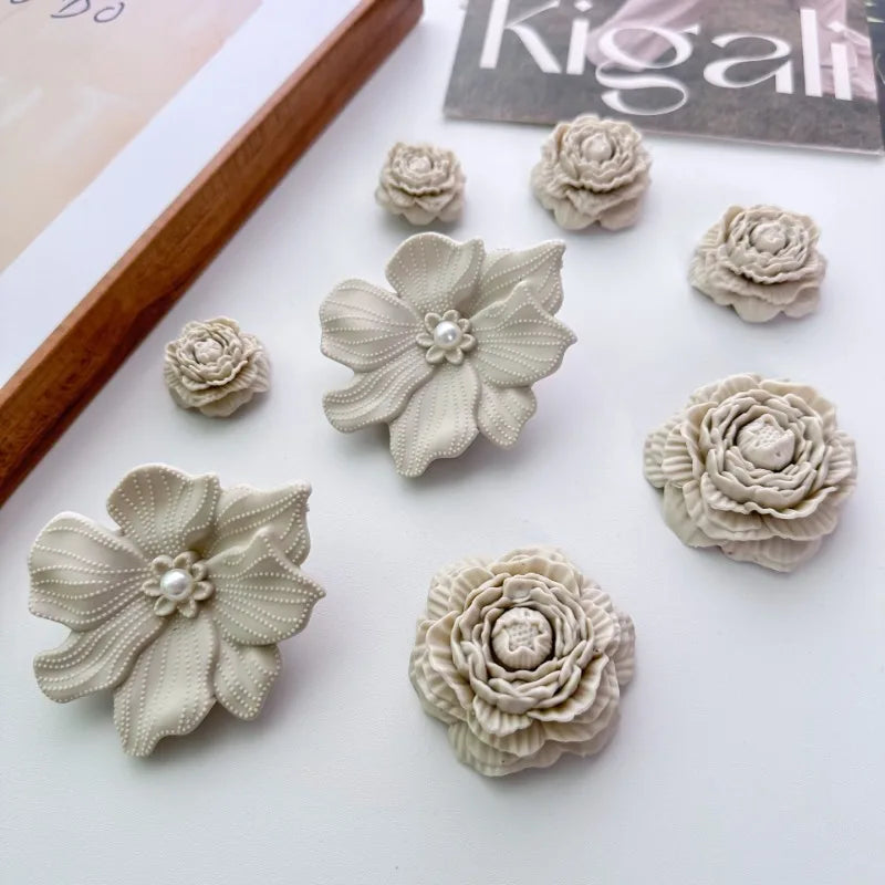 2025 Fashion Shoe Charms Set Accessories Hole Shoe Buckle DIY New Style Bouquet Bone White 3D Flower Shoes Decorations Pi-Mart