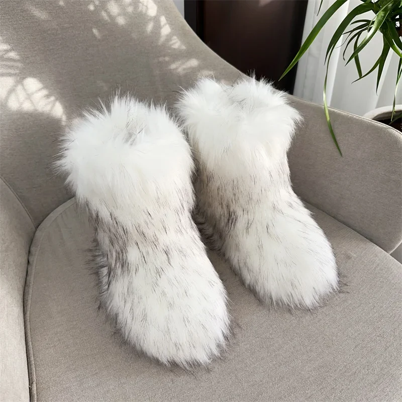 New Winter Fur Onepiece Raccoon Fur Female Snow Boots Fur Shoes Outdoor Mid Leg Boots LadyShow.Store