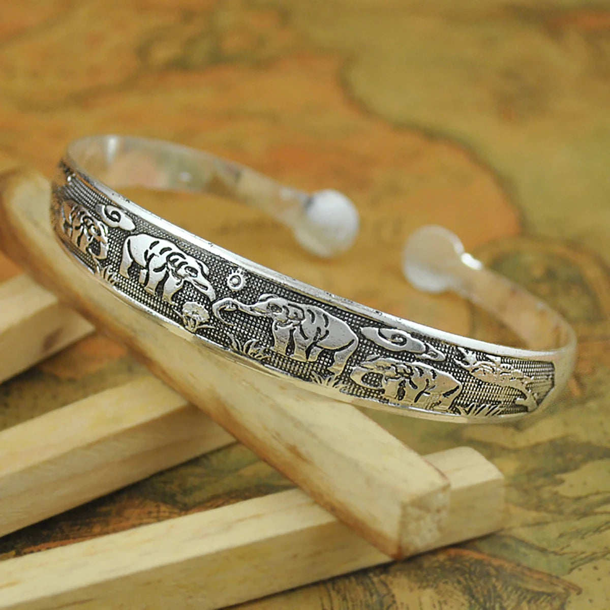 New Retro Cuff Bracelets Tibetan Silver Metal Carving Fish Elephant Flower Bangles Vintage Gypsy Jewelry Female Gifts Pi-Mart