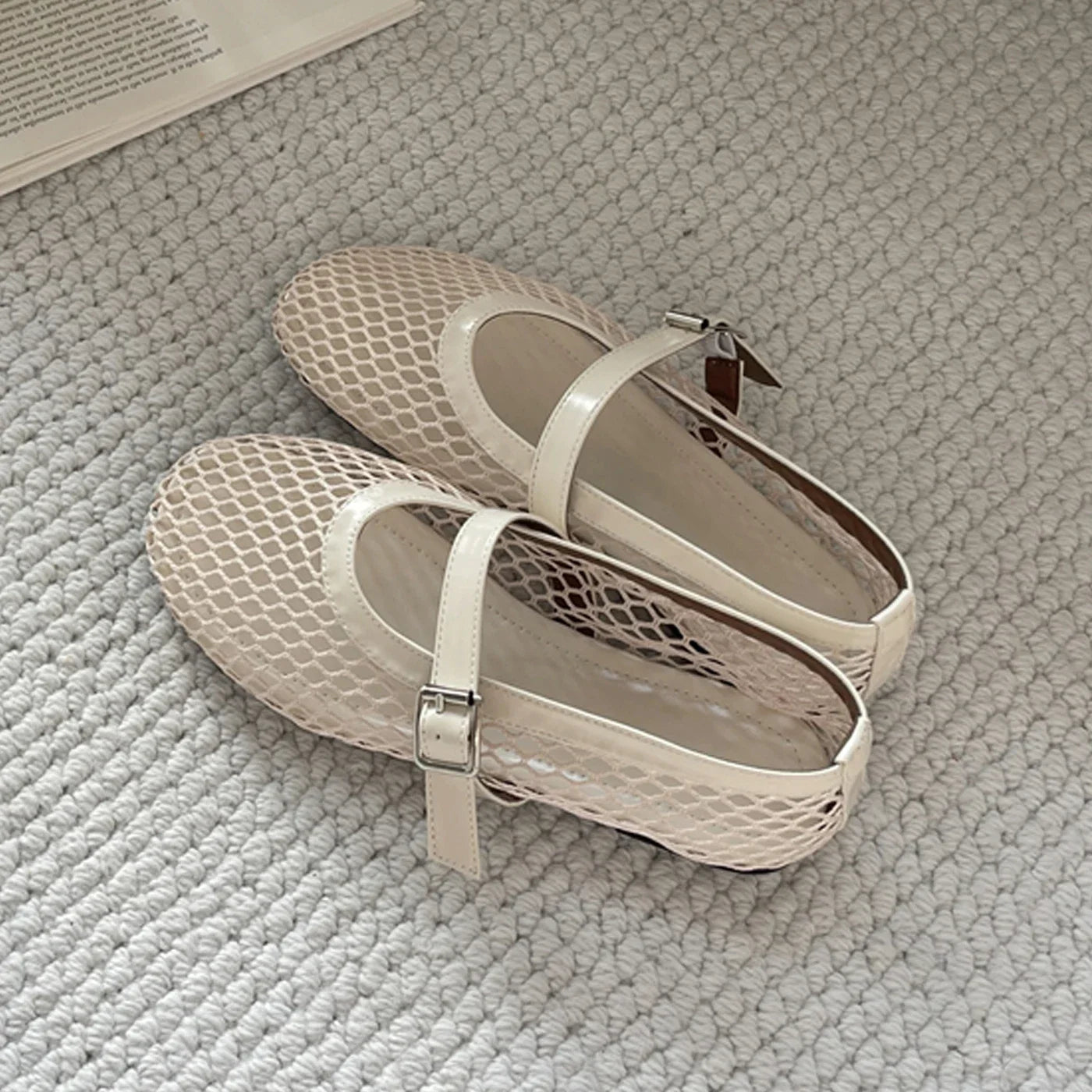 Aneikeh Round Toe Flat Shoes Women Non Slip Flat Sandals Sizes 35-43 Breathable Mesh Beach Outdoor Shallow Comfortable Shoes LadyShow.Store