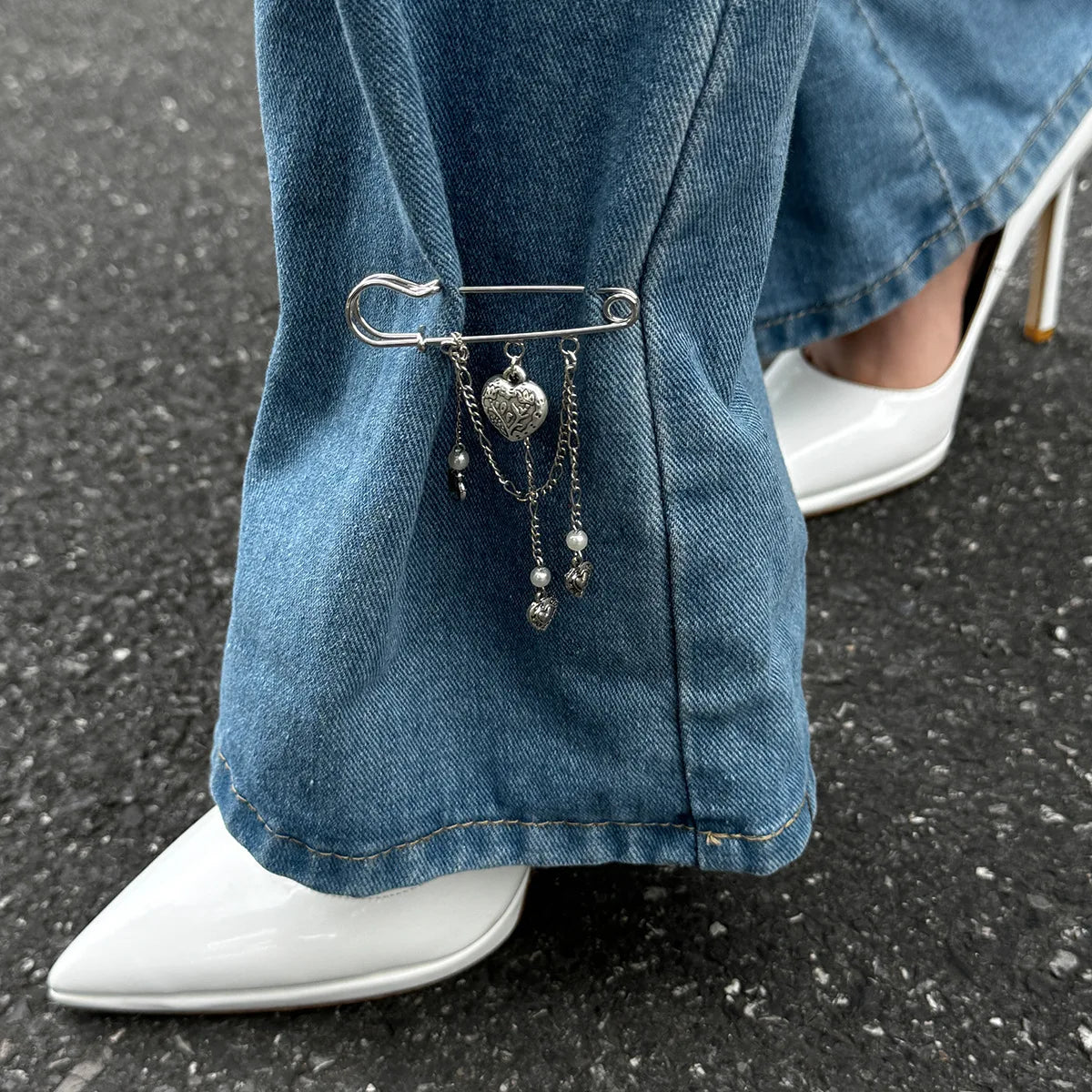 Retro Sweet Imitation Pearl Metal Chain Tassel Pendant Pin Pants Foot Chain 2025 Creative Girl Fashion Sweet Fashion Jewelry Pi-Mart