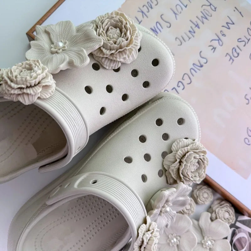 2025 Fashion Shoe Charms Set Accessories Hole Shoe Buckle DIY New Style Bouquet Bone White 3D Flower Shoes Decorations Pi-Mart