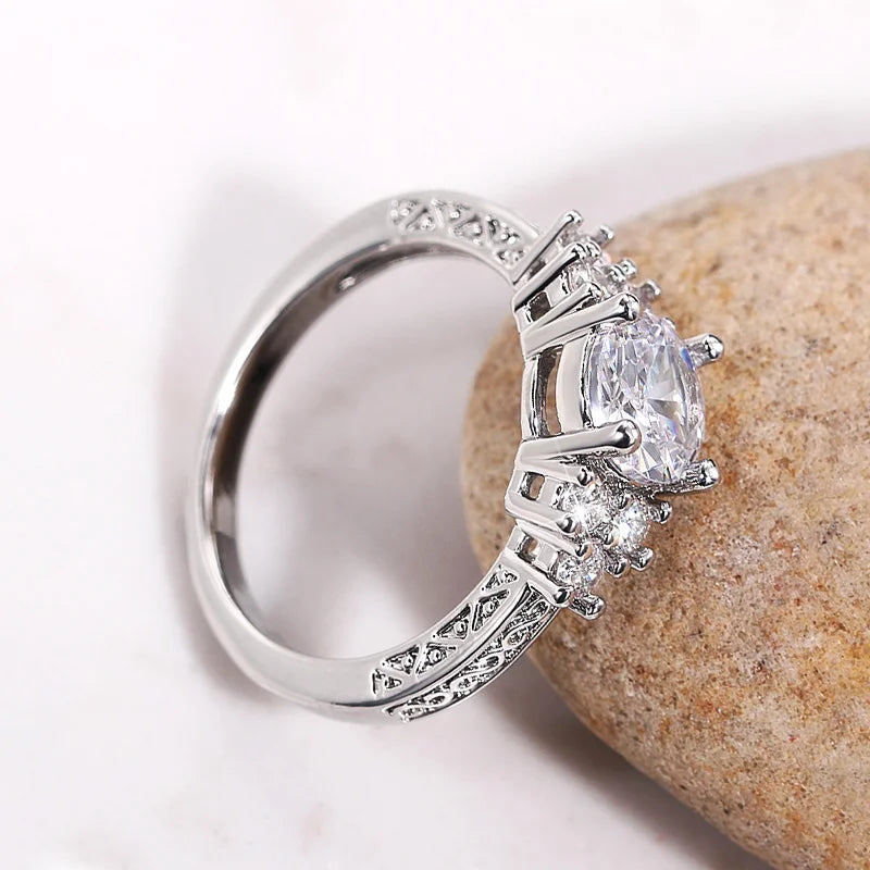 Huitan Trendy Women Wedding Rings with Brilliant Cubic Zirconia Crystal Temperament Female Accessories for Party Fashion Jewelry Pi-Mart