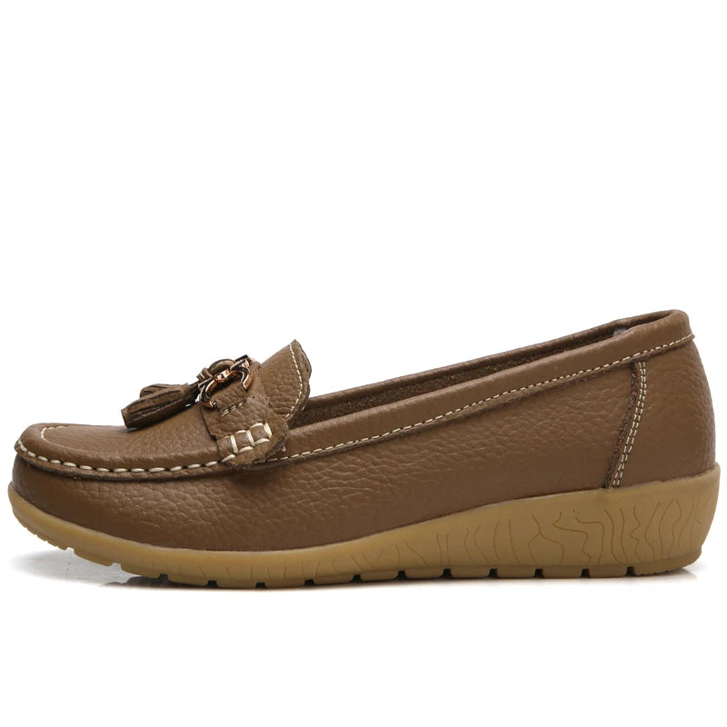 Women's Leather Slip-On Loafers White Casual Comfort Moccasins with Metal Tassel Gum Sole Large Sizes 41 42 43 for Dropshipping Pi-Mart