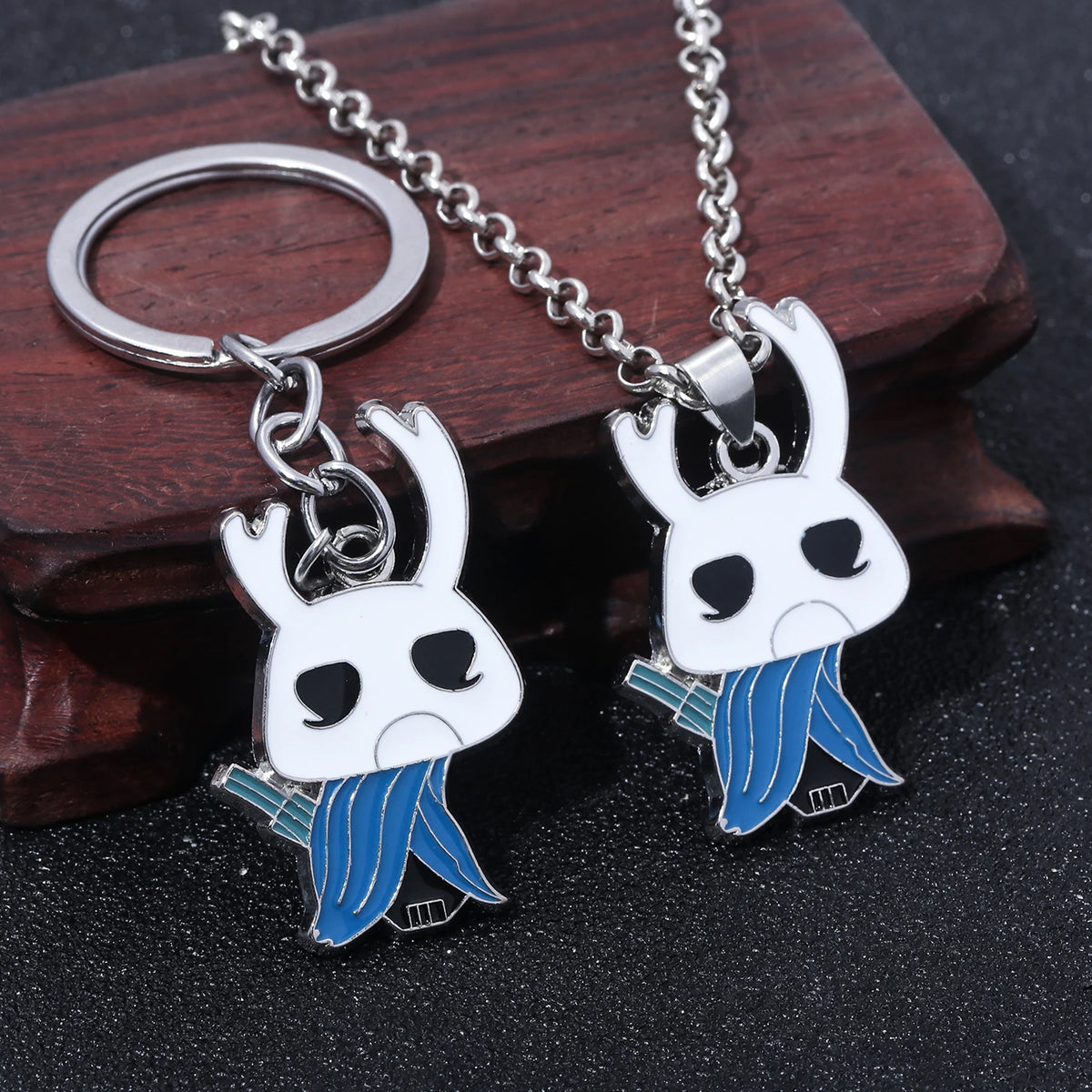 Game Hollow Knight Keychain The Grimm Theater Master Metal Keychain Pendant Game Peripheral Jewelry Unisex Keychain Pendant Pi-Mart