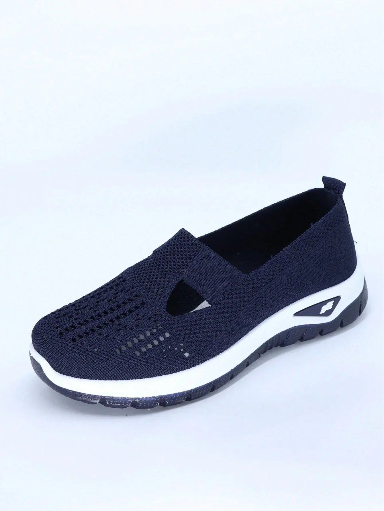 Women's casual sports shoes, solid color breathable sports soft-soled lightweight walking shoes, low-top knitted casual shoes LadyShow.Store