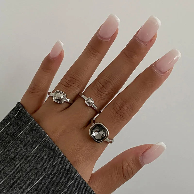 Fashion Grey Crystal Geometric Ring Women Design Silver Color Square Finger Rings Asymmetrical Zircon Daily Wear Jewelry Gifts Pi-Mart