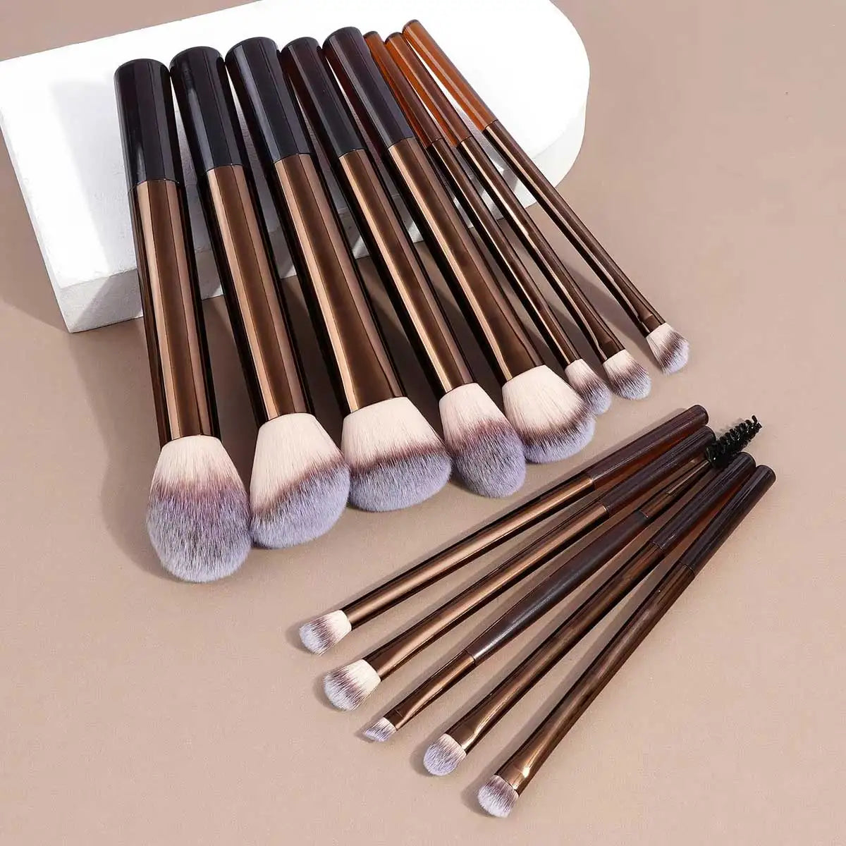 13PCS Makeup Brush Set Foundation Concealer Powder Eyeshadow Blush Brush Kabuki Blending Cosmetic Beauty Tool for Face Tri Light Beauty