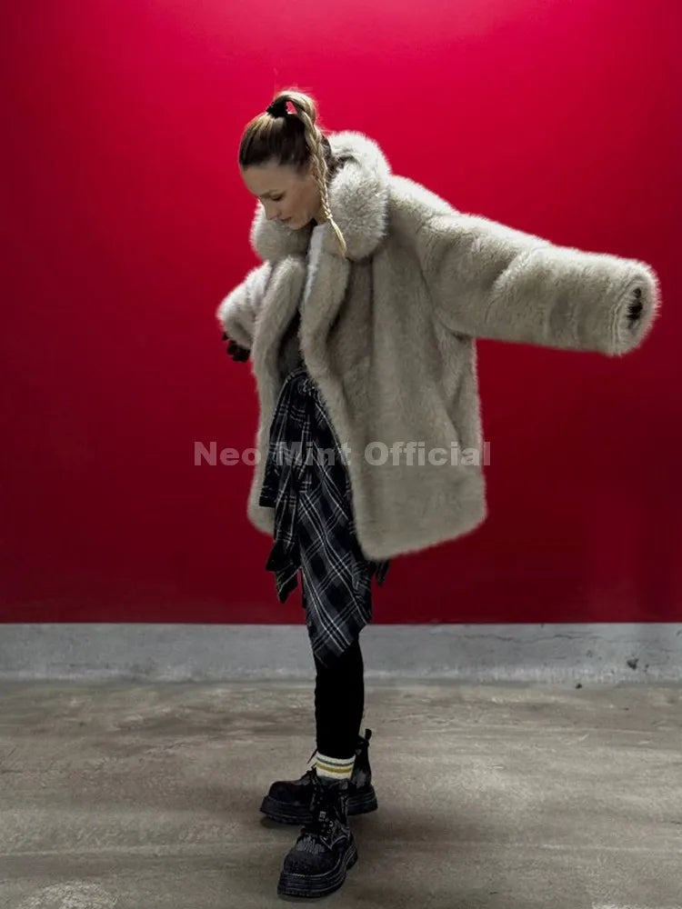 Neo Mint Ins Hot Fashion Girls Oversized Gradient Fur Coat Women 2024 Winter Thick Warm Outerwear Fluffy Faux Fox Fur Jacket LadyShow.Store