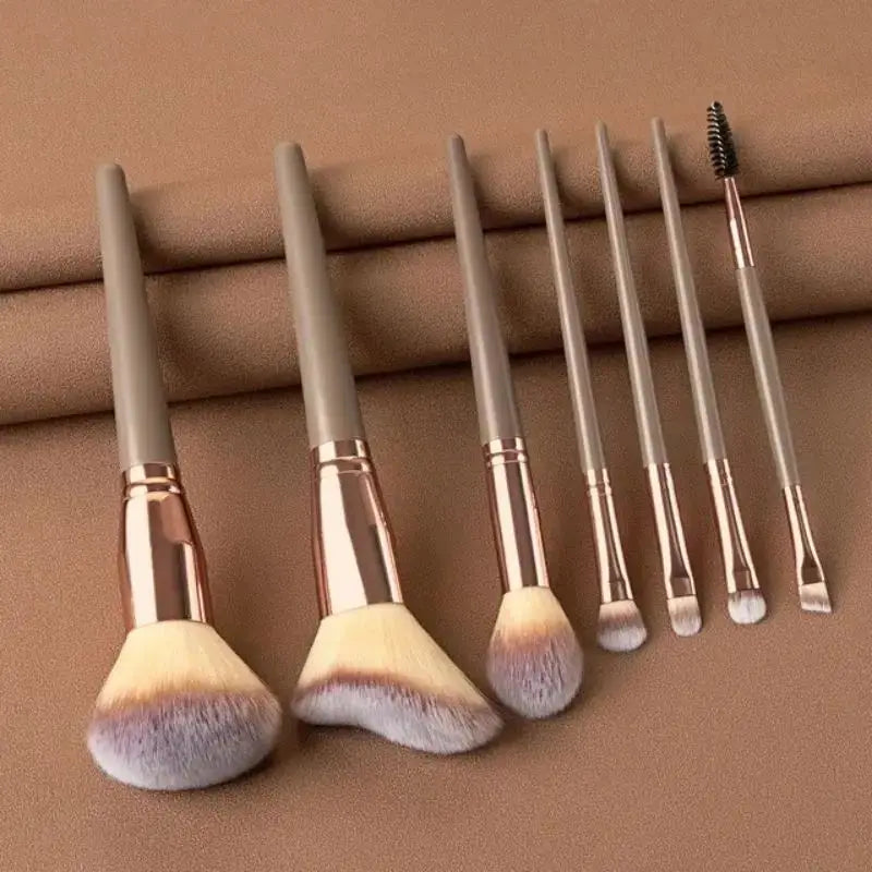 Makeup Brush Set Soft Fluffy Professiona Cosmetic Foundation Powder Eyeshadow Kabuki Blending Make Up Brush Beauty Tool Makeup Tri Light Beauty