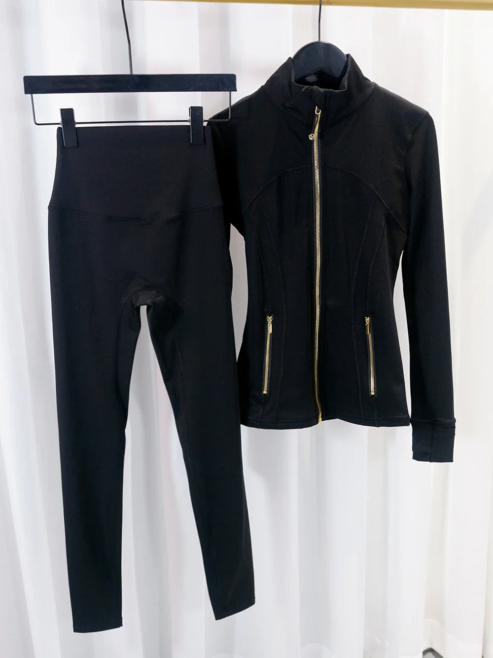 Gold zipper jacket and yoga pants set, sportswear, quick-dry and breathable, slimming and lightweight, tight-fitting LadyShow.Store
