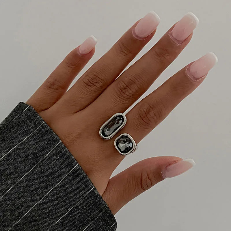 Fashion Grey Crystal Geometric Ring Women Design Silver Color Square Finger Rings Asymmetrical Zircon Daily Wear Jewelry Gifts Pi-Mart
