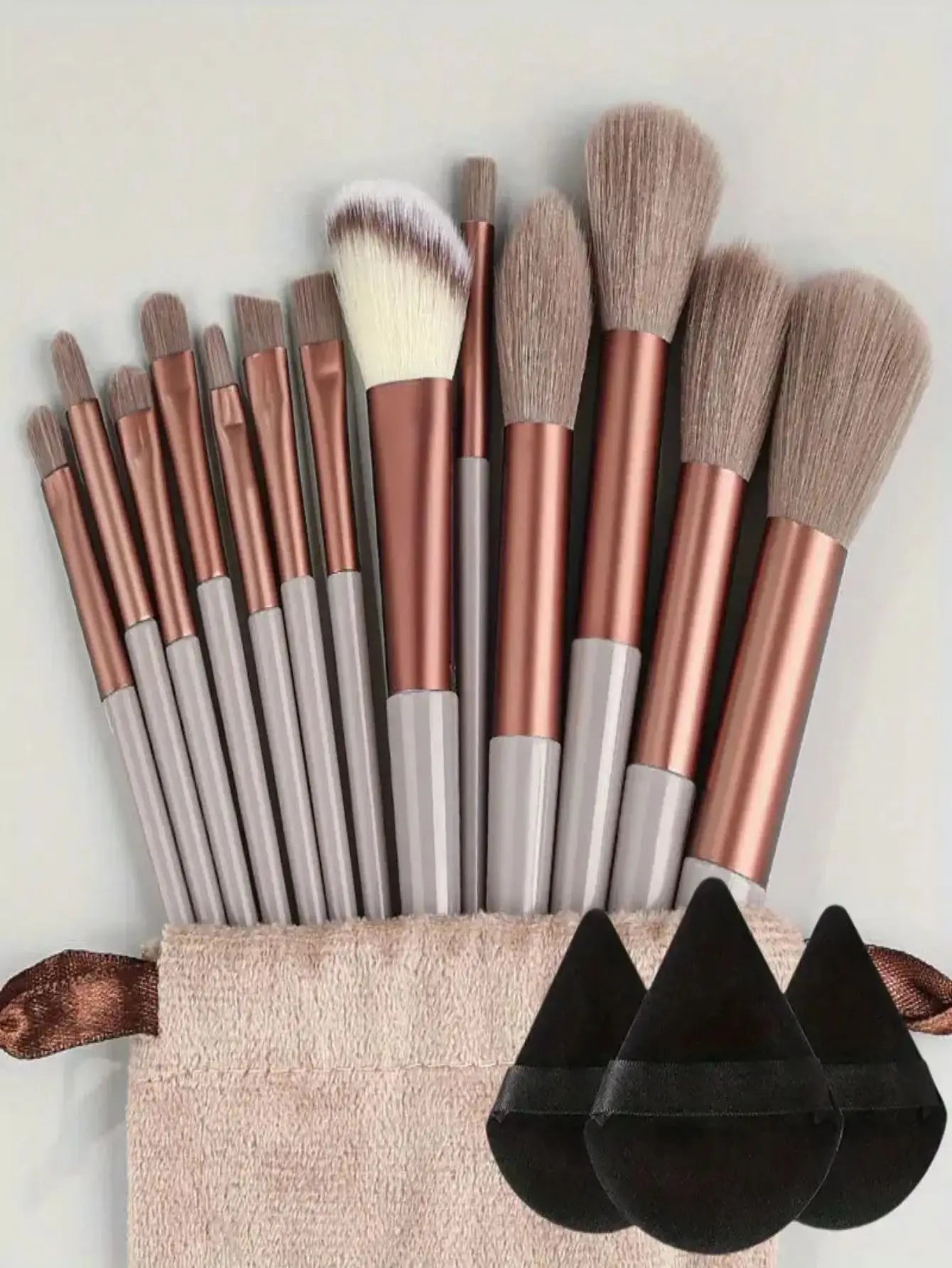 Makeup Brush Set Soft Fluffy Professiona Cosmetic Foundation Powder Eyeshadow Kabuki Blending Make Up Brush Beauty Tool Makeup Tri Light Beauty