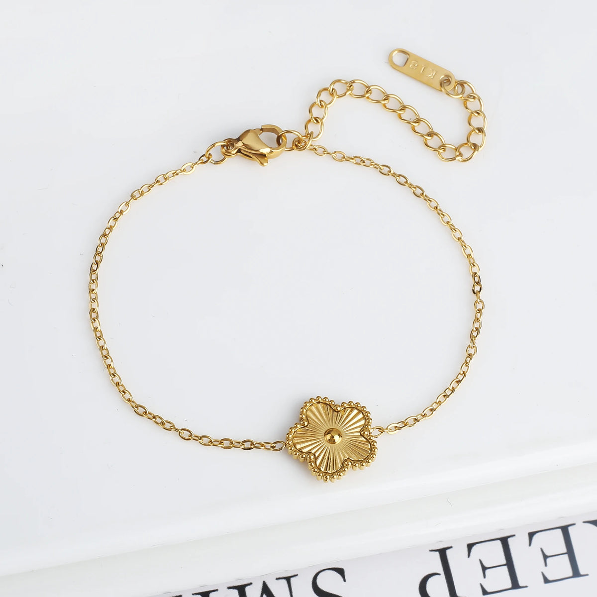 Hot Sale Black/Gold Stainless Steel Laser Five-Leaf Flower Charm Bracelet Personalized For Man Woman Classic Clover Jewelry Pi-Mart