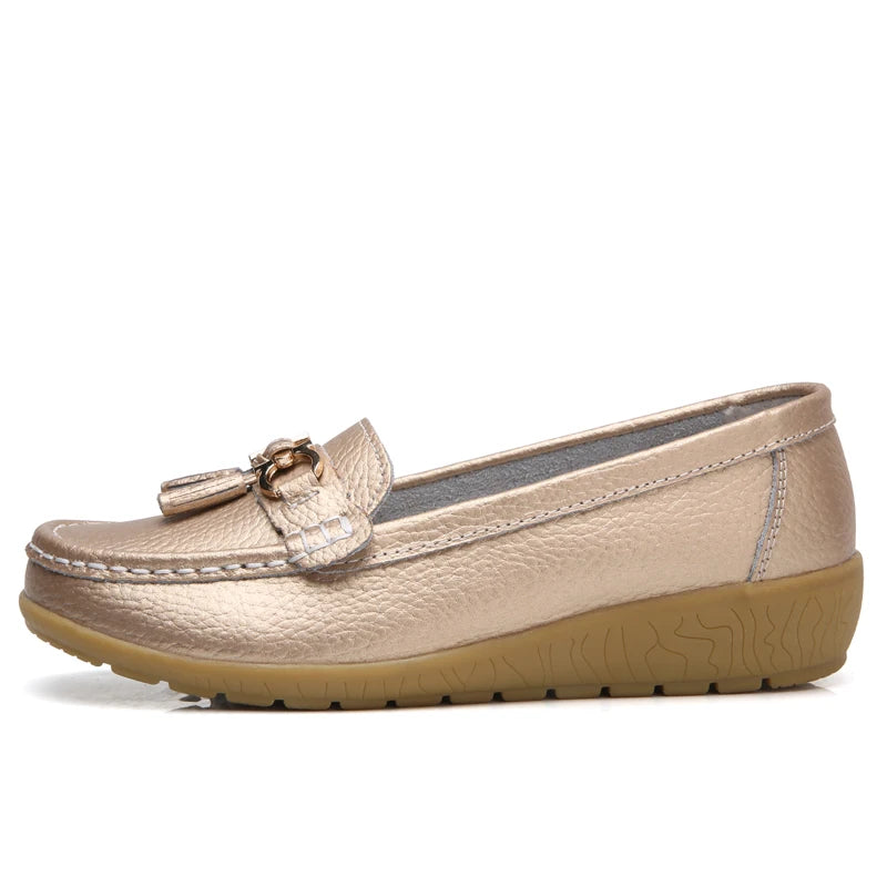 Women's Leather Slip-On Loafers White Casual Comfort Moccasins with Metal Tassel Gum Sole Large Sizes 41 42 43 for Dropshipping Pi-Mart