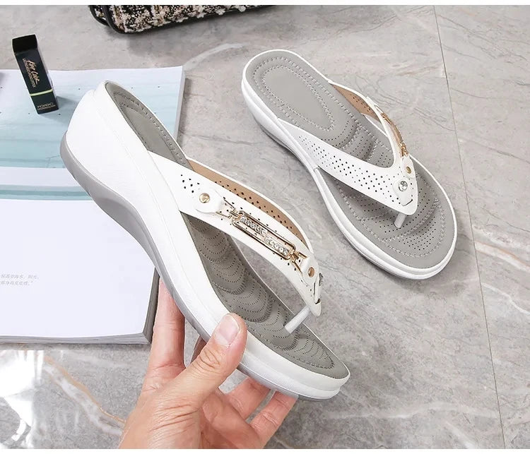 2023 Women's Slippers Summer New Fashion Metal Button Slides Shoes Wedge Beach Sandals Women Outside Platform Leisure Flip Flops Pi-Mart