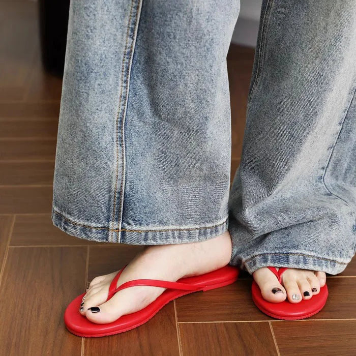 2025 new Spring/summer/women slippers candy-colored beach sandals outdoor wild fashion ladies flip flops LadyShow.Store
