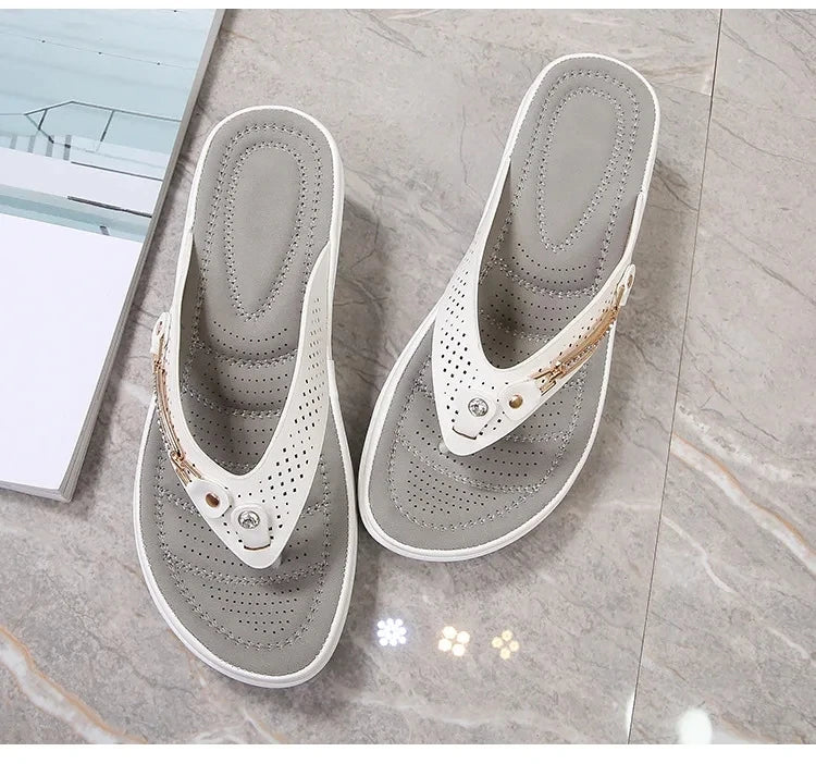 2023 Women's Slippers Summer New Fashion Metal Button Slides Shoes Wedge Beach Sandals Women Outside Platform Leisure Flip Flops Pi-Mart