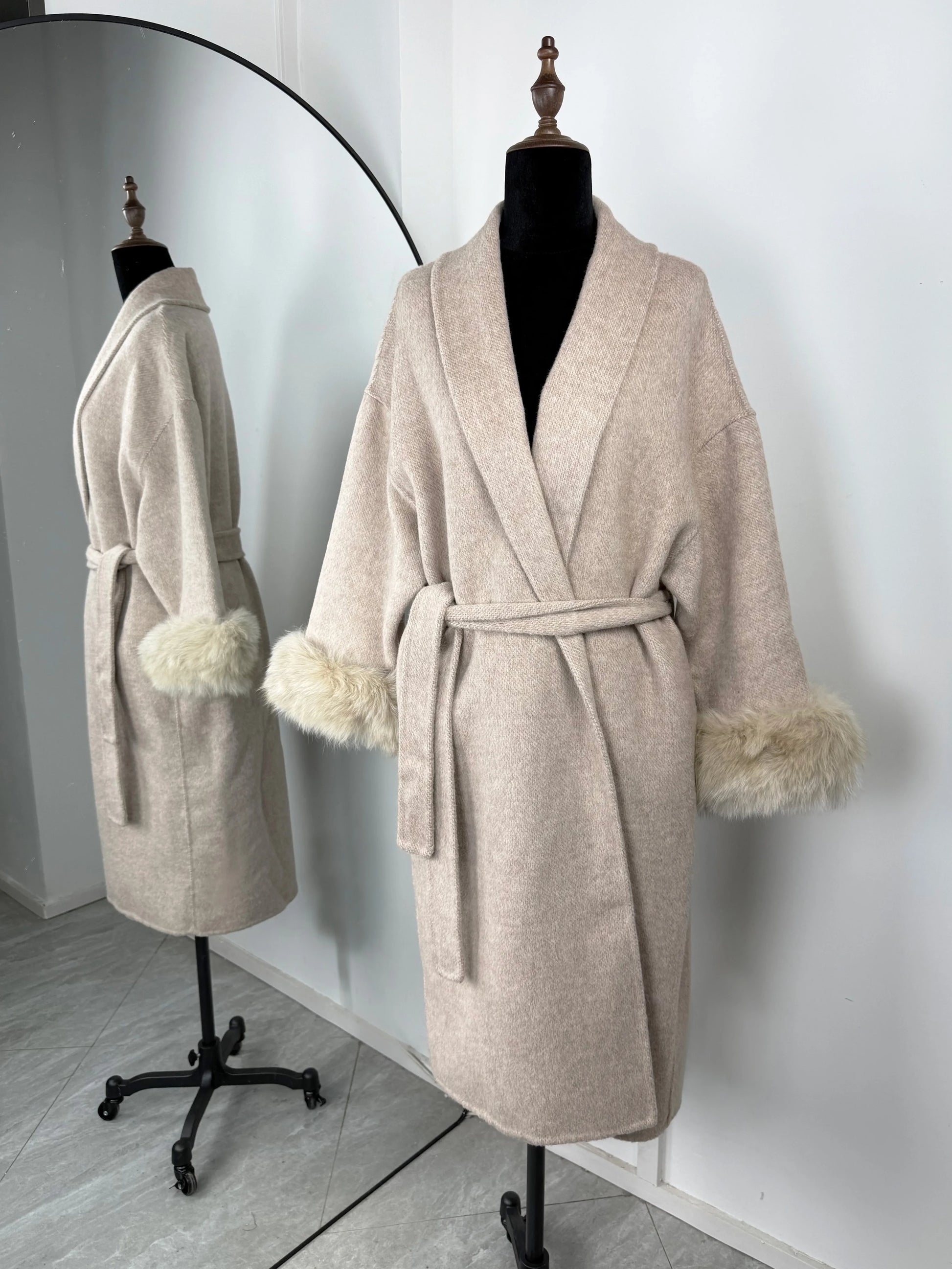 TARUXY Fox Fur Woolen Coats Women's Short Coat Office Lady Removable Elegant Double-sided Wool Overcoat 2025 New Cardigan Jacket LadyShow.Store