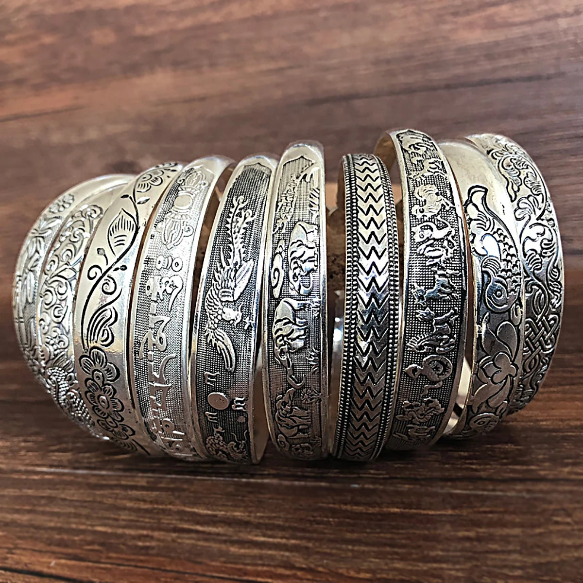 New Retro Cuff Bracelets Tibetan Silver Metal Carving Fish Elephant Flower Bangles Vintage Gypsy Jewelry Female Gifts Pi-Mart