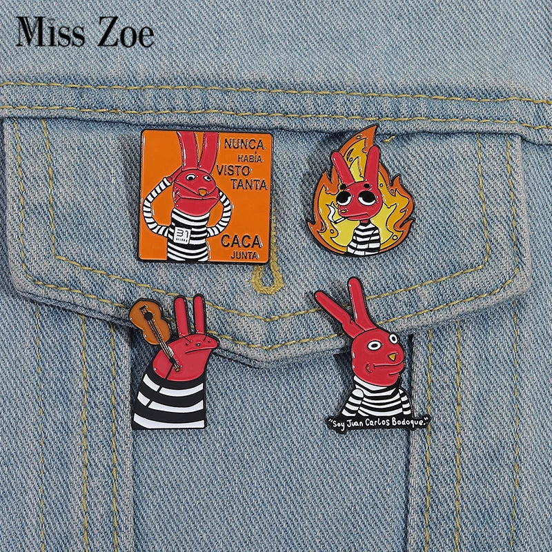 Red Rabbit Enamel Pins Custom NUNCA HABIA VISTO TANTA CACA JUNTA Brooches Lapel Badges Clothes Animal Jewelry Gift for Friends Pi-Mart