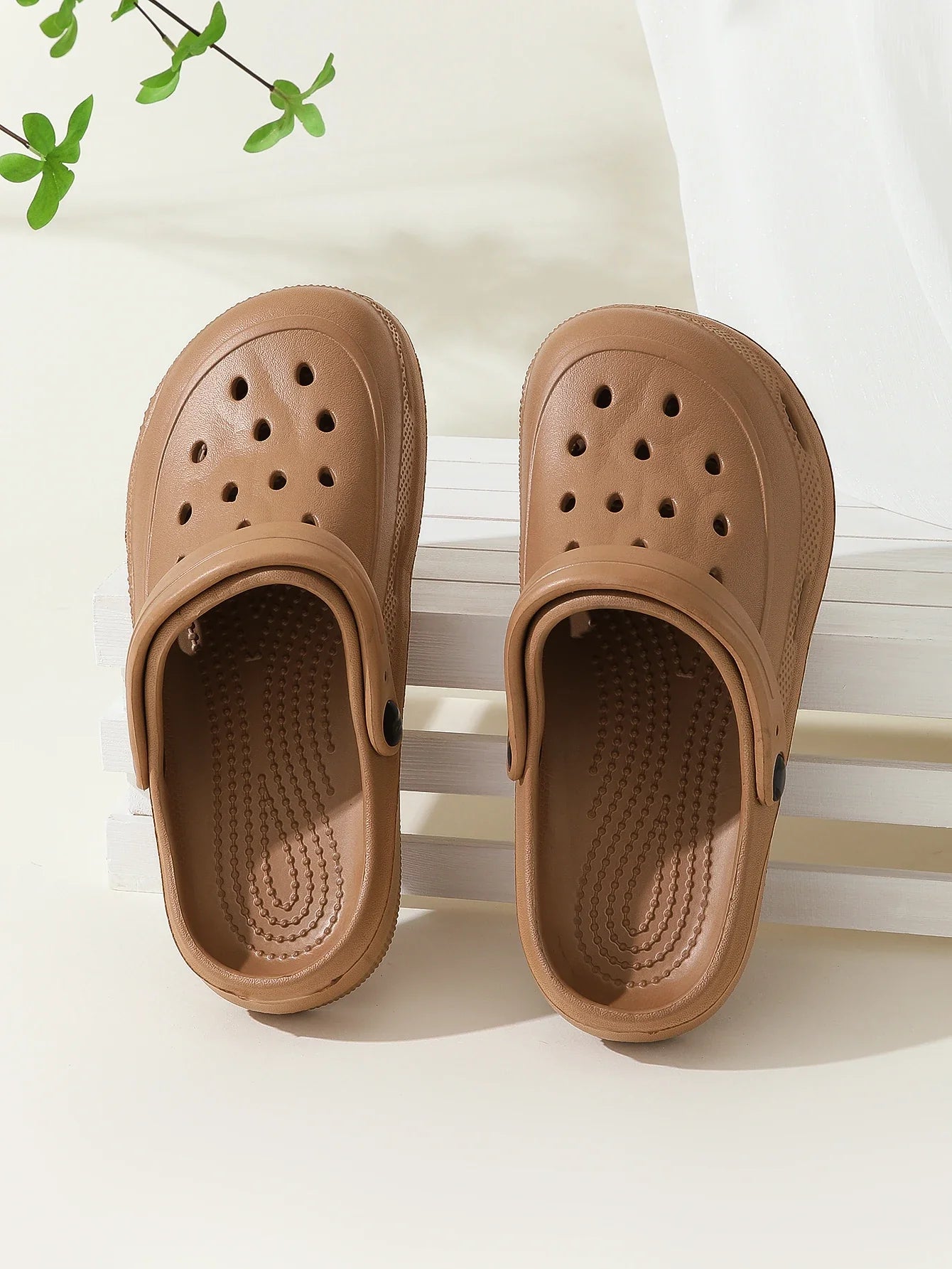 Women's Croc Shoes, Girls' Outerwear, Couples' Baotou Slippers,, Women's Home Shoes, Women's Sandals, Men's Croc Shoes LadyShow.Store