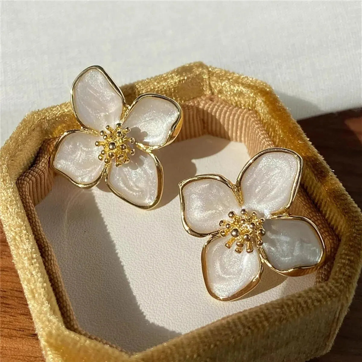 Gold Color Metal Flower Shape Green Epoxy Earrings Stud For Women Milky Color Enamel Girl Cute Post Earrings Ins Fashion Jewelry Pi-Mart