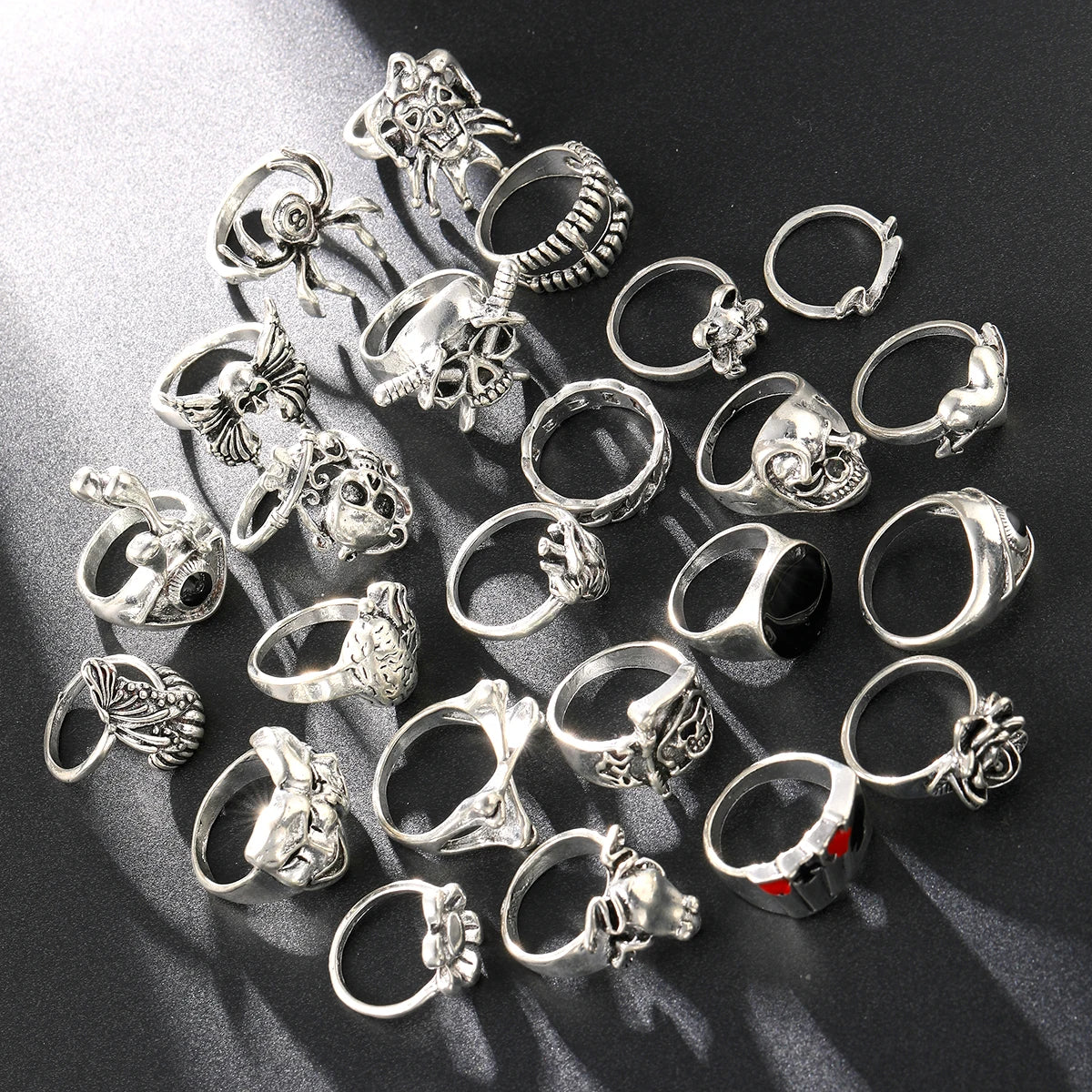 24 Pcs Gothic Skeleton Unisex Ring Set Punk Grunge Butterfly Frog Woman Man Jewelry Hip Hop Party Street Ring Accessories Gift Pi-Mart