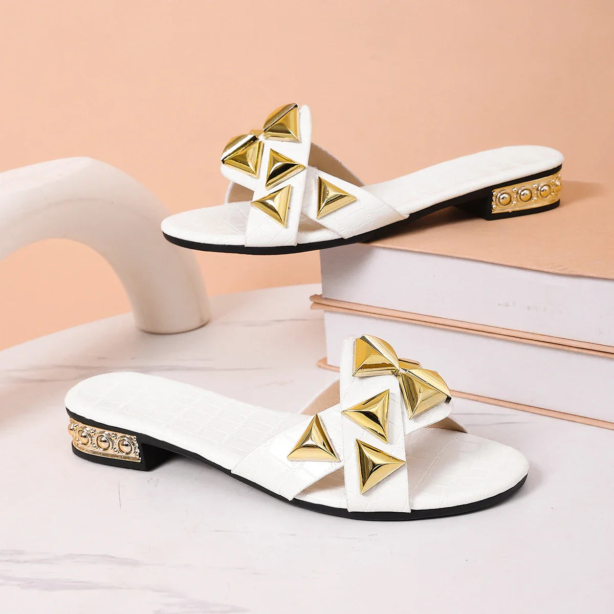 Summer Women Shoes Ladies Flip Flops Designer Outside Female Slippers Summer New Luxury Sandals Fashion Walking Open Toe Slides LadyShow.Store