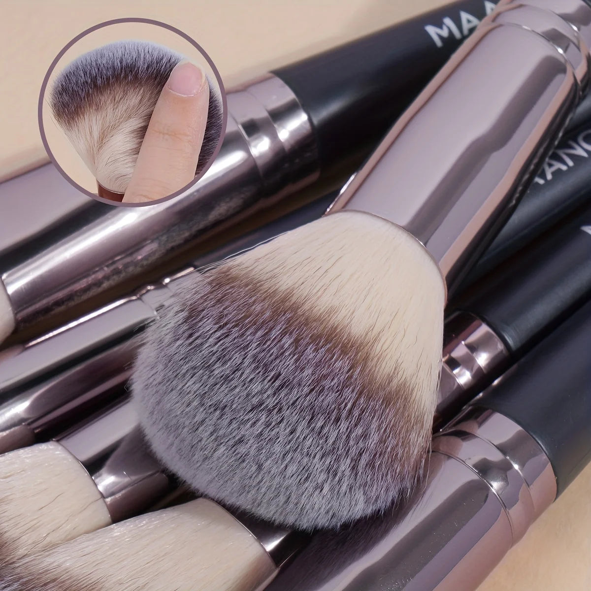 MAANGE 30pcs Professional Makeup Brush Set Foundation Concealers Eye Shadows Powder Blush Blending Brushes Beauty Tools with Bag Pi-Mart