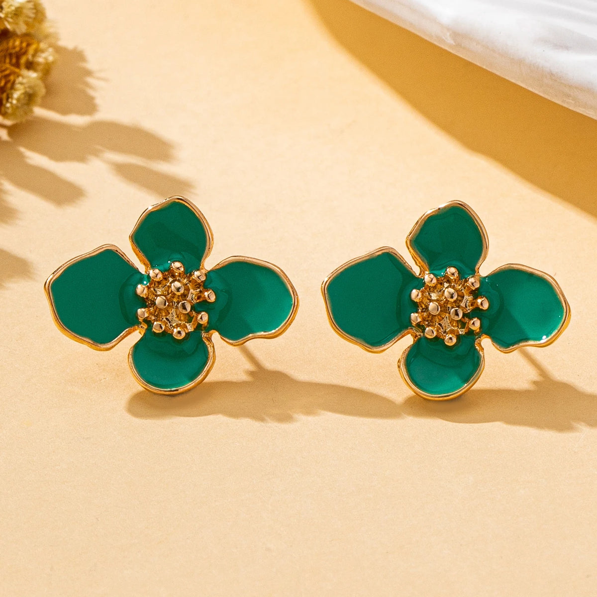 Women's Fashion Earrings Bohemian Style Three-Dimensional Flower Earrings in Green, Purple, White, and Gold, Elegant and Simple Earrings Suitable for Daily Wear and Vacation Wear, No Box Pi-Mart