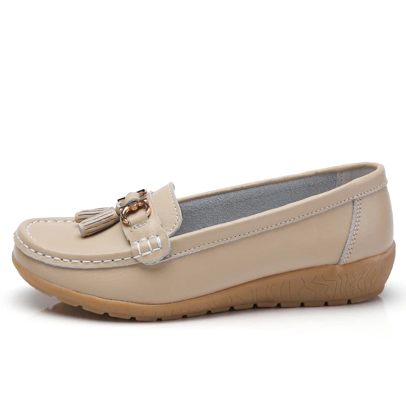 Women's Leather Slip-On Loafers White Casual Comfort Moccasins with Metal Tassel Gum Sole Large Sizes 41 42 43 for Dropshipping Pi-Mart