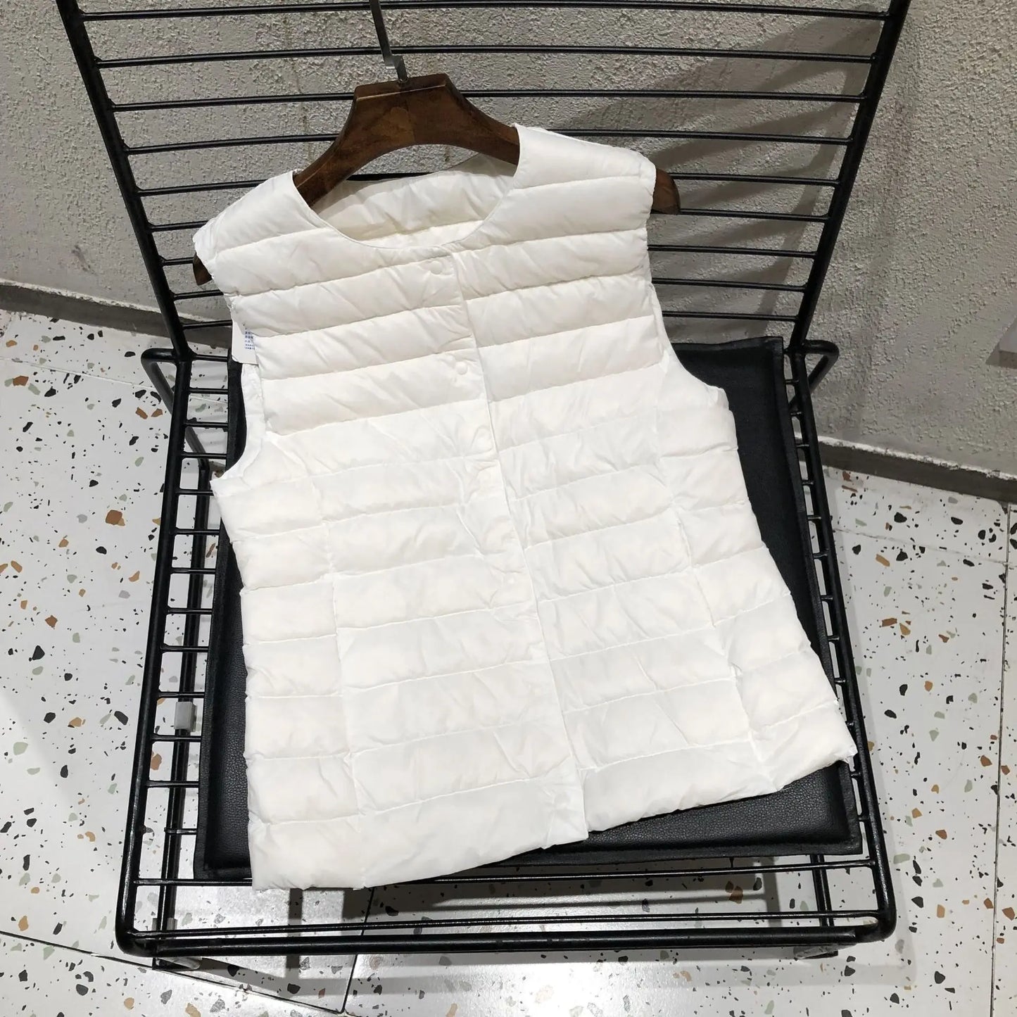 Female 90% White Duck Down Ultra Lightweight Packable Warm Down Liner Vest 2023 New Women Sleeveless Puffer Jacket LadyShow.Store