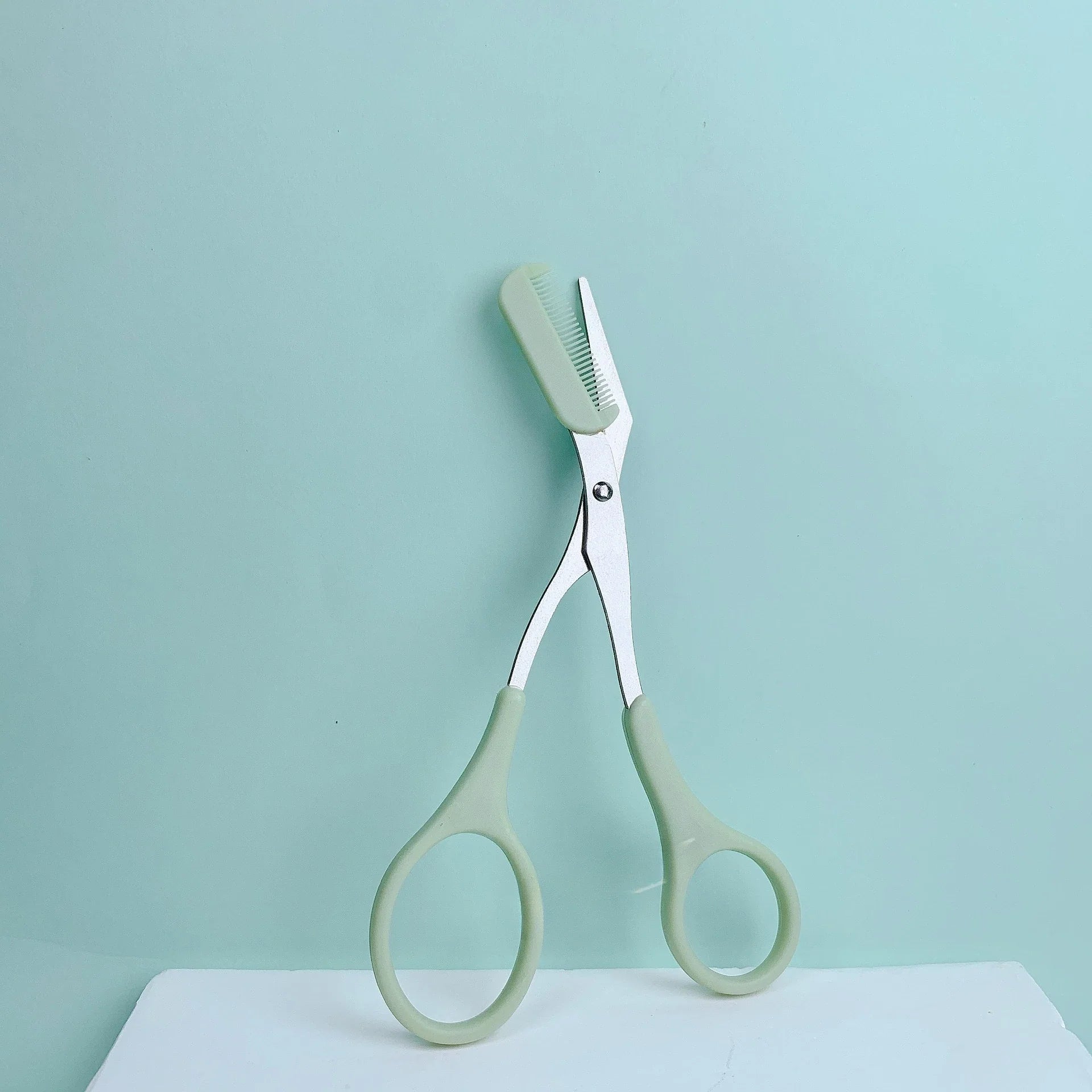Eyebrow Razor Scissor  Stainless Steel Safe Anti-scratch Trimmer for Beginners Crescent Sharp Beauty Tool Multi-color Tri Light Beauty