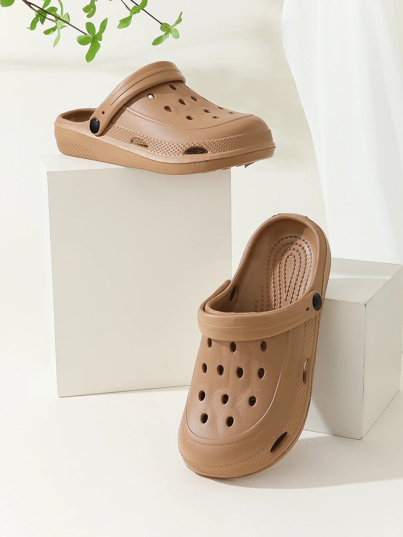 Women's Croc Shoes, Girls' Outerwear, Couples' Baotou Slippers,, Women's Home Shoes, Women's Sandals, Men's Croc Shoes LadyShow.Store